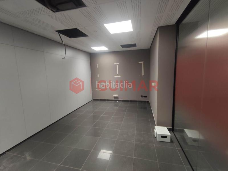Foto fb7f1e99-9a58-463a-81c6-418c26f491f9. Alquiler local comercial local en venta o alquiler ps. torras i bages en Barcelona