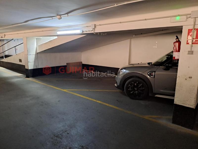 Foto a5738ef6-76be-40af-9f15-f06d1170027a. Car parking in Vila de Gràcia Barcelona