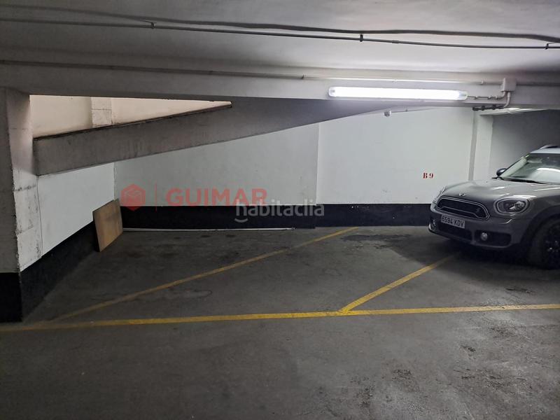 Foto e08172e8-ec88-45b4-b6b5-00a442c0d27e. Car parking in Vila de Gràcia Barcelona