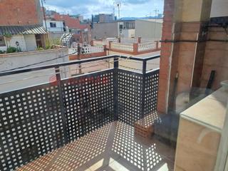 Gebäude in Santa Rosa. Edificio en venta en santa coloma de gramanet c pirineus