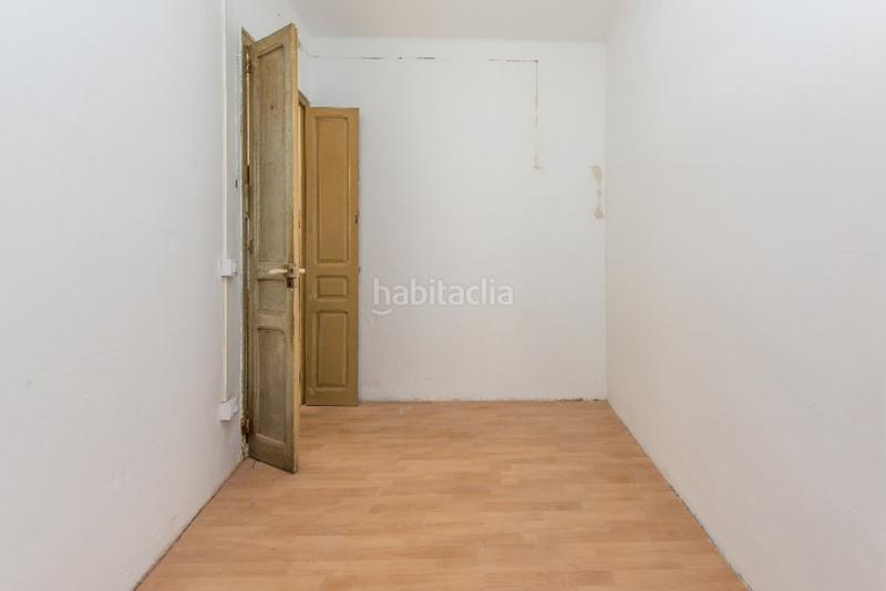 Foto 0b8a7145-45e3-472f-a84b-57f8856eff5b. Piso especial inversores. venta de piso alquilado c rafael capdevila en Barcelona