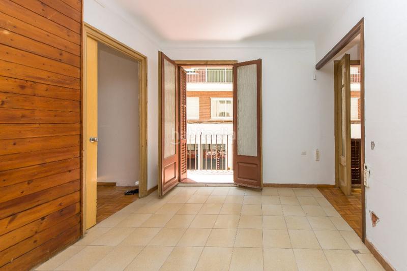 Foto feb9b1e0-b935-4d00-a69e-62f6ecc9df4b. Piso especial inversores. venta de piso alquilado c rafael capdevila en Barcelona