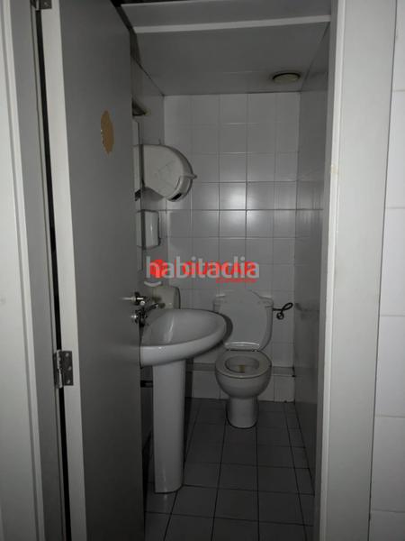 Foto bc1e71eb-9df2-4719-a326-06db3c665e54. Locale commerciale in Carmel Barcelona