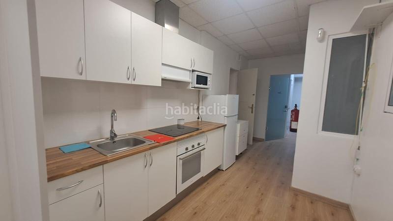 Foto 2b597b93-420d-4024-beed-f0f071ea925e. Lloguer local comercial a Montesa Esplugues de Llobregat