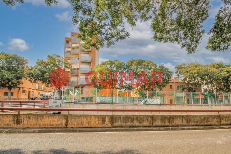 Foto ad40426b-f0f8-4dd9-970e-6f26f2598a53. Terreno residenziale in Can Palet Terrassa