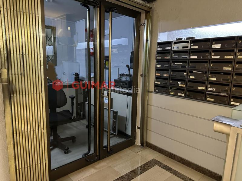 Foto 26513c40-1403-45e1-9cac-b74ac25ab805. Oficina amb calefacció a La Nova Esquerra de l´Eixample Barcelona