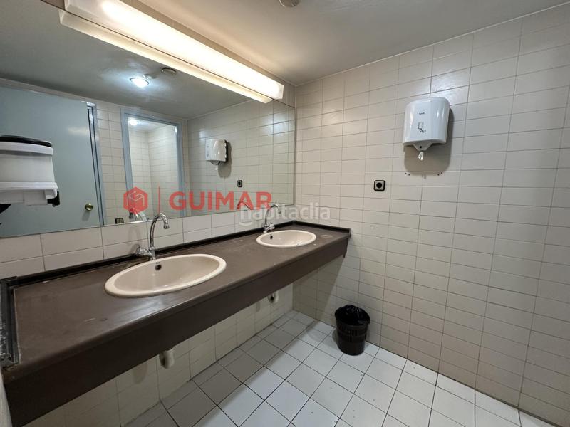 Foto db217bbc-caad-43cf-88f6-7d87f4ec4754. Oficina amb calefacció a La Nova Esquerra de l´Eixample Barcelona