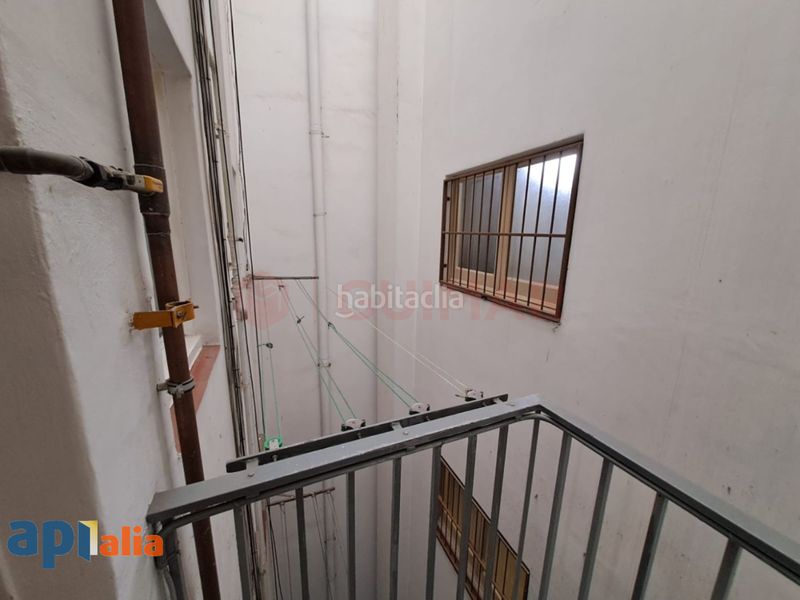 Foto 5ee4a7ab-2a98-45f7-823a-c3a8995a5e6a. Pis amb aparcament a Centre Esplugues de Llobregat
