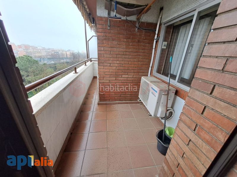 Foto a6eebfea-41e6-4c5e-9448-fde034a3768b. Pis amb aparcament a Centre Esplugues de Llobregat