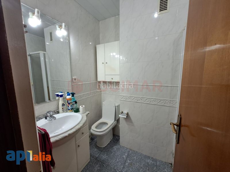 Foto d253e0e2-c19b-421d-a6bd-0bc9d3a77aa0. Pis amb aparcament a Centre Esplugues de Llobregat