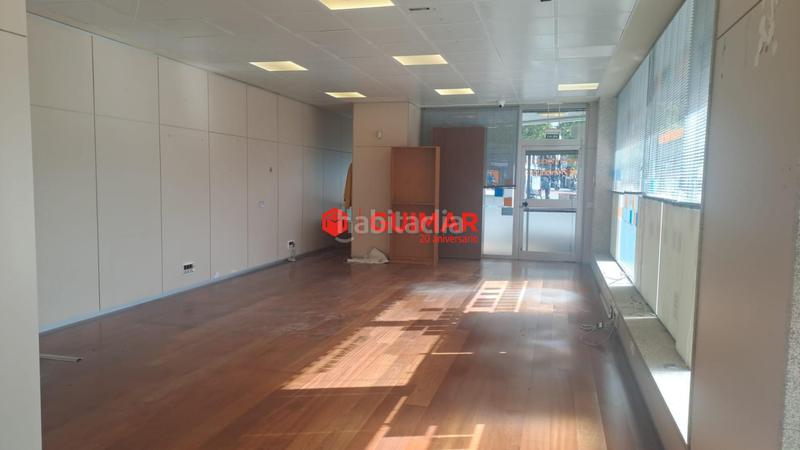 Foto b0466c2d-3d54-4cba-a644-10413e005610. Location local commercial dans El Pedró Cornellà de Llobregat