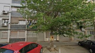 Appartamento  Cornellà de llobregat - calle cedre. Piso en venta en rentabilidad en cornella de llobregat  ideal in