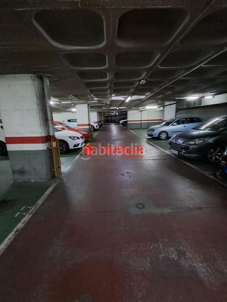 Foto 4cba4f10-b0c4-4ba3-8373-c677dd9f1adf. Aparcament cotxe a Can Vidalet Esplugues de Llobregat