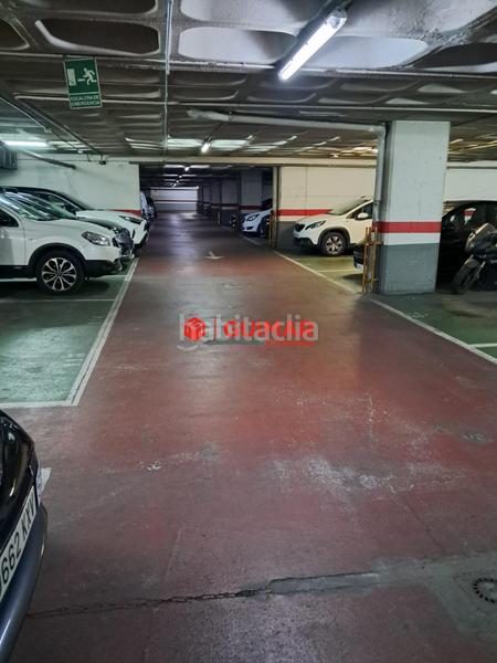 Foto b2e31d2f-102a-4c4f-8b4a-78306a9d1d2a. Aparcament cotxe a Can Vidalet Esplugues de Llobregat