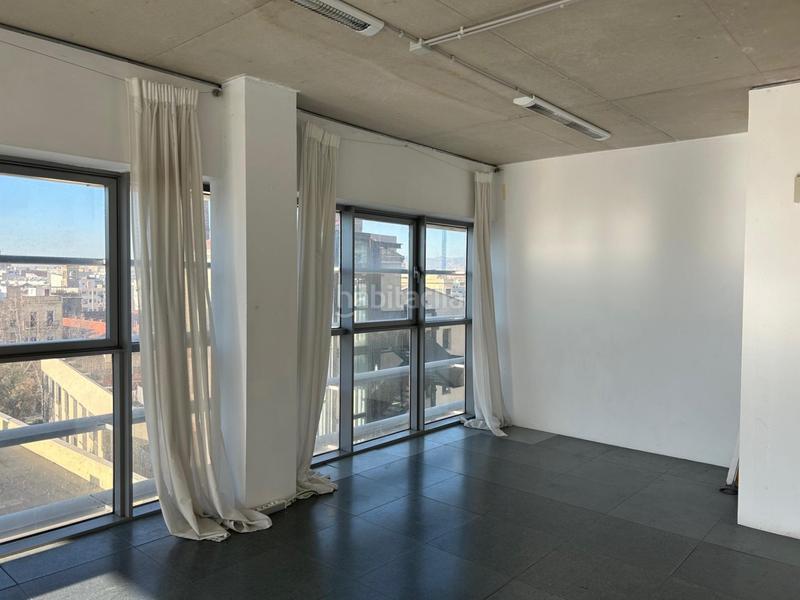 Foto ac99d7a6-d5ea-45af-8e62-bd20271a7510. Location bureau dans Poblenou Barcelona