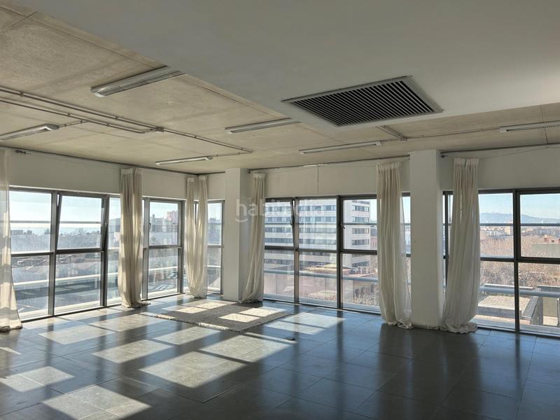 Foto b6bef784-ea76-45d8-ab12-cdc10235248e. Miete büro in Poblenou Barcelona