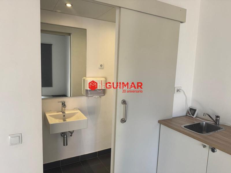 Foto e8045c6f-0a7a-46d9-a264-fc00570a18b8. Location bureau avec parking dans Poblenou Barcelona