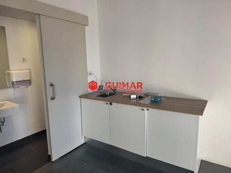 Foto c39e2632-cb13-4f13-9988-b50d86172f7a. Rent office space with parking in Poblenou Barcelona