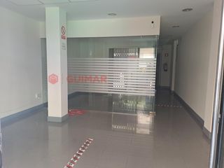 Local Comercial  L´hospitalet de llobregat - calle pujos de. Local en venta en rentabilidad en hospitalet de llobregat c pujo