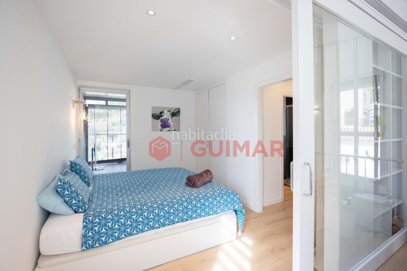 Foto 44e00f52-12d3-4aaf-b748-e6dd2e296cd5. Casa amb aparcament piscina a Ciutat Diagonal Esplugues de Llobregat