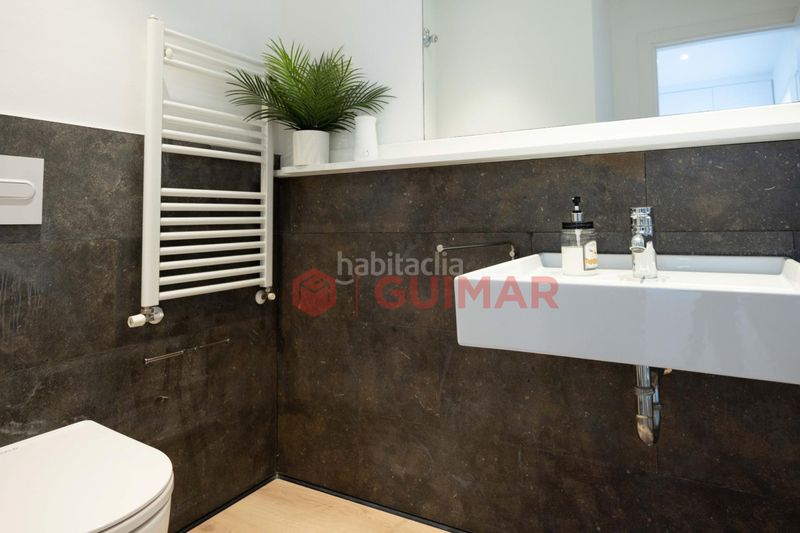 Foto caa6078d-0d67-4697-b2c6-a88132fb3414. Casa amb aparcament piscina a Ciutat Diagonal Esplugues de Llobregat