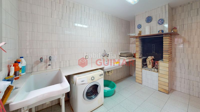 Foto 0b331d69-6e69-4760-944e-2b26bdf5da4c. Casa amb calefacció aparcament a La Roureda Viladecans