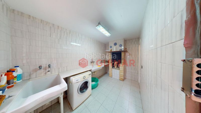 Foto 352d04d4-a358-4b59-836a-f607d75aba83. Casa amb calefacció aparcament a La Roureda Viladecans