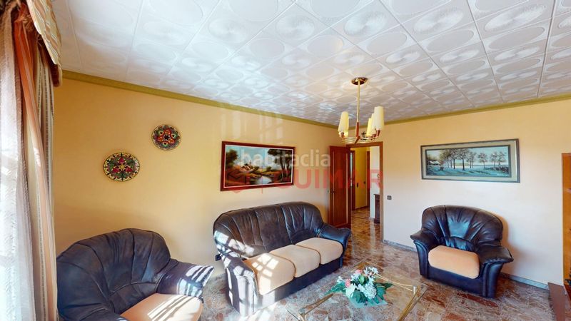 Foto 3c3a90c6-ca9a-40a4-9013-b6465c1b43c7. Casa amb calefacció aparcament a La Roureda Viladecans