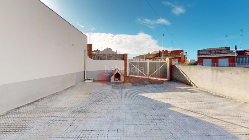 Foto 483c4e86-8d23-4e8c-ad1b-d55920099aa4. Casa amb calefacció aparcament a La Roureda Viladecans