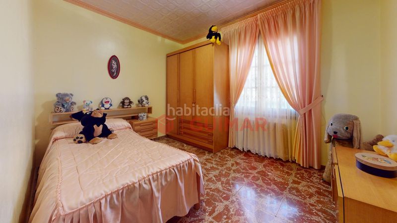 Foto 6c649da8-1f9c-454d-90c4-d674d79aae21. Casa amb calefacció aparcament a La Roureda Viladecans