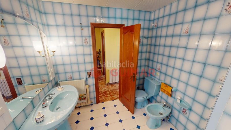 Foto c7bca7d8-cd62-4998-95dd-0fc0519f5c62. Casa amb calefacció aparcament a La Roureda Viladecans
