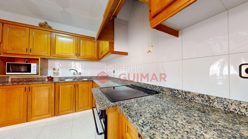 Foto d37a0304-1b08-4dcd-aedd-684c2d82b1ef. Casa amb calefacció aparcament a La Roureda Viladecans
