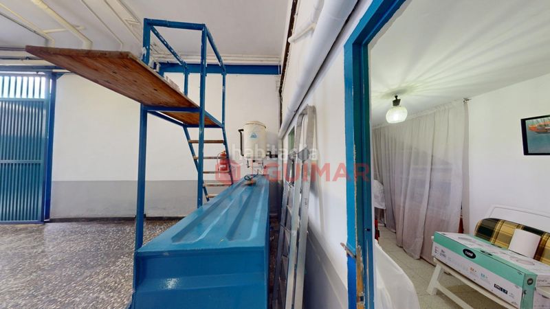 Foto dbb76161-6c5e-4e6f-b1ba-9e106a3db515. Casa amb calefacció aparcament a La Roureda Viladecans