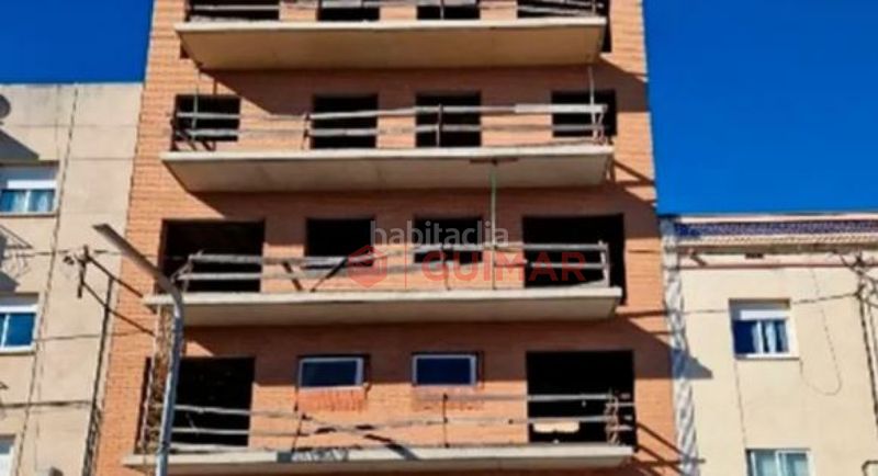 Foto 0a6fa849-f2b0-4e65-a4fb-9e85f9250622. Edifici a Centre-Estació Gavà