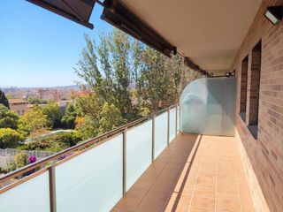Location Attique  Esplugues de llobregat - juli culebras i barba. Exclusivo ático en alquiler con piscina y parking en el centro d