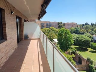 Rent Penthouse  Esplugues de llobregat - juli culebras i barba. Exclusivo ático en alquiler con piscina y parking en el centro d