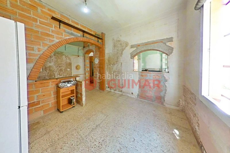 Foto 45332607-a624-460c-bb2a-d28aa8f58b9c. Casa amb aparcament a Torrent Ballester Viladecans