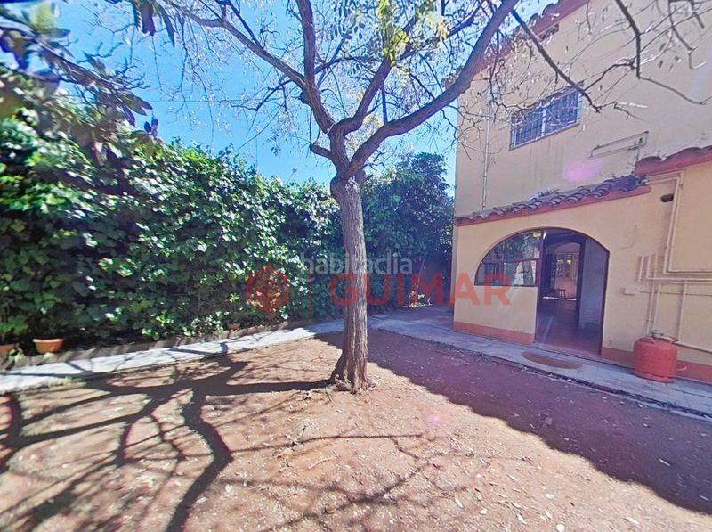 Foto 5a463777-d401-401b-92a2-17928caaf595. Casa amb aparcament a Torrent Ballester Viladecans