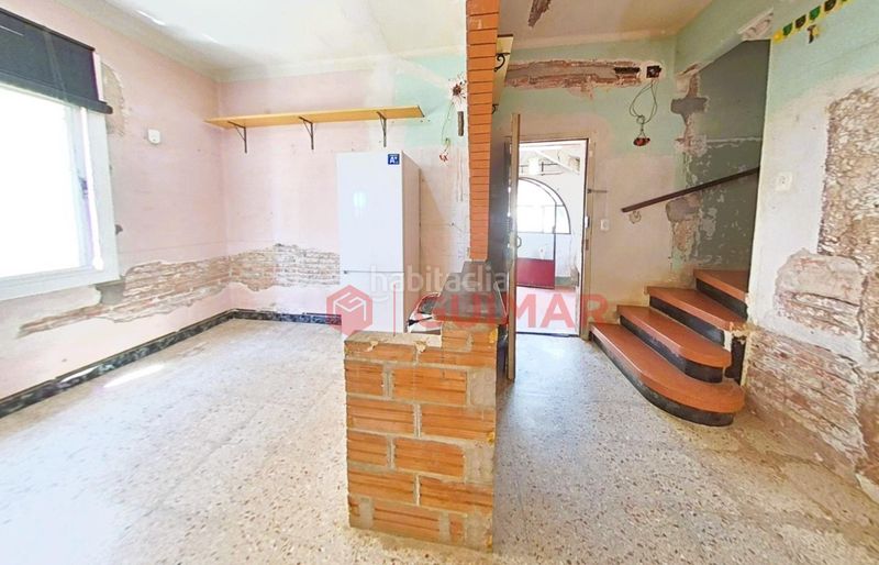 Foto 5c4cb26a-49a8-466a-962b-720fb5f06149. Casa amb aparcament a Torrent Ballester Viladecans