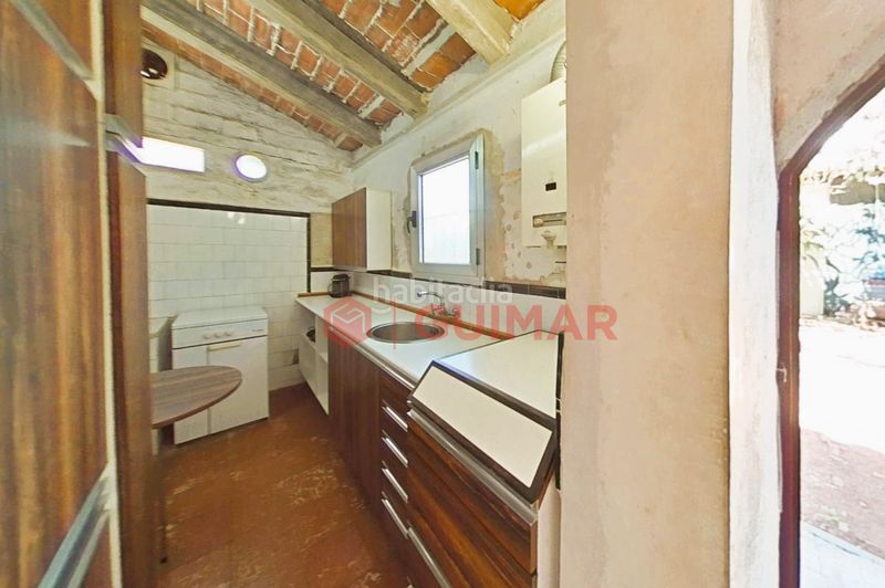 Foto f5fb1311-bbef-4ba9-9283-08b4f3f468a5. Casa amb aparcament a Torrent Ballester Viladecans