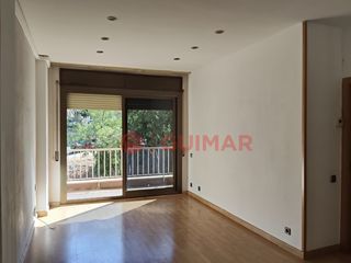 Flat  Cl ferrocarrils catalans. Piso en venta tutelada en sants