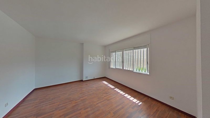 Foto 7a287407-bf08-4caa-8e32-8a9f107d0491. Casa amb aparcament a La Roureda Viladecans