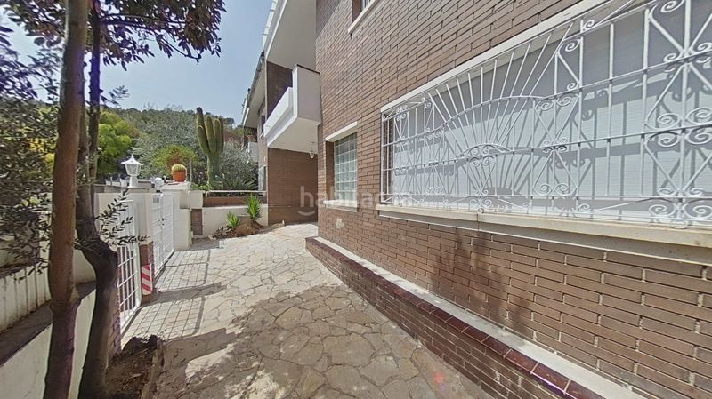 Foto 8a027ea5-0bef-477f-97bc-be37e5697645. Casa amb aparcament a La Roureda Viladecans