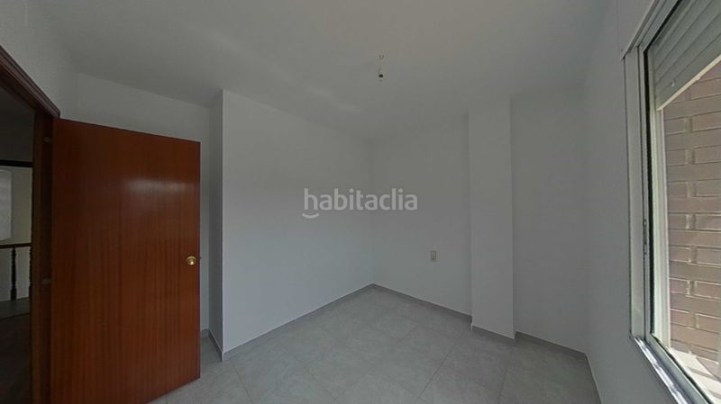 Foto 9de5c285-1695-4f07-823c-0b566ff99bd6. Casa amb aparcament a La Roureda Viladecans