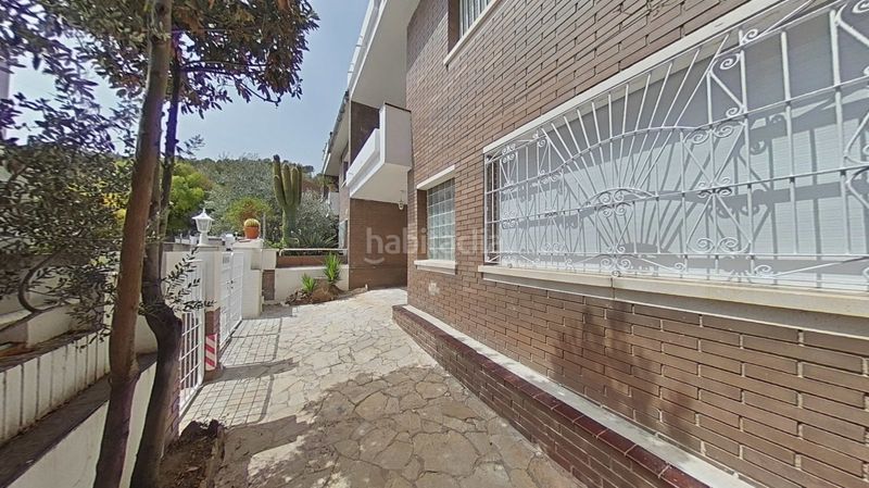 Foto af9122c0-08d0-48e1-b1d1-c1109ef5ef2e. Casa amb aparcament a La Roureda Viladecans