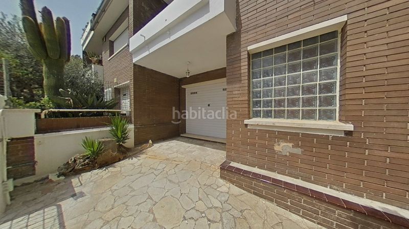 Foto caceca51-e226-4592-9091-f0ee7fc58487. Casa amb aparcament a La Roureda Viladecans