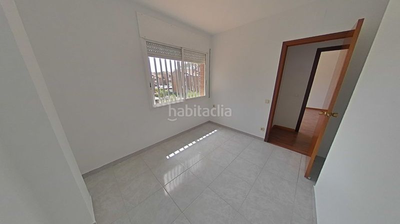 Foto ec4473a6-50e3-4288-a143-1e8901d56c00. Casa amb aparcament a La Roureda Viladecans