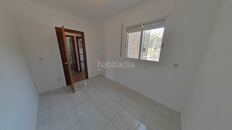 Foto f0e61035-4c97-4733-b959-03e3518478b6. Casa amb aparcament a La Roureda Viladecans