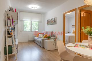 Flat  Esplugues de llobregat - cl sant salvador. Piso en venta  esplugues de llobregat la plana