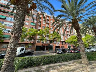 Lloguer Aparcament cotxe a Avenida periodista rodolf salazar 34. Garaje en bulevar del pla